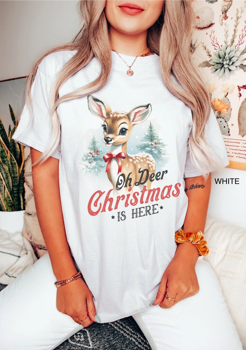 Womens Vintage Christmas Shirt Retro Reindeer T-Shirt Christmas T-shirt & Hoodie 0924